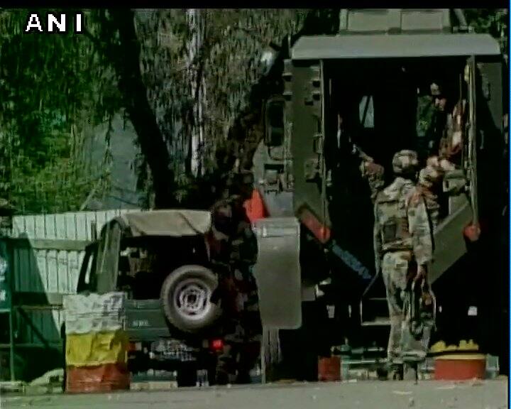 তাঁদের মধ্যে ১৩ জন বিহার রেজিমেন্টের এবং ৪ জন ডোগরা রেজিমেন্টের। জখম ১৯।