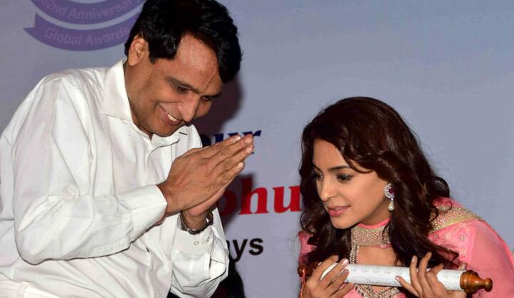 অনুষ্ঠানে উপস্থিত ছিলেন অভিনেত্রী জুহি চাওলা