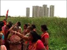 বাইপাসের ধারে খাস জমিতে মাপজোকে ফের বাধা প্রশাসনকে