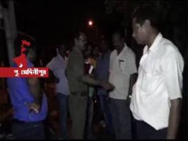 Goons Attacked Businessman In Haldia In Open Road হলদিয়ায় প্রকাশ্য রাস্তায় ব্যবসায়ীর ওপর দুষ্কৃতী হামলা
