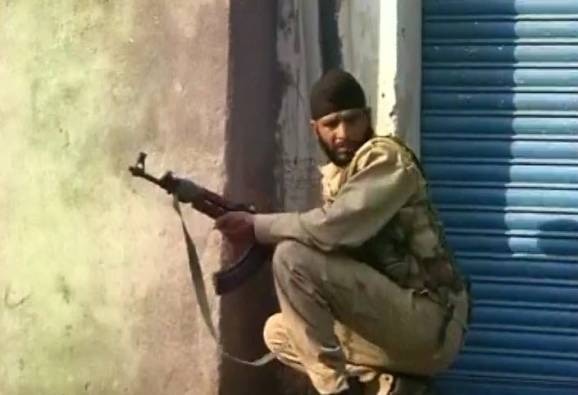 Two Militants Holed Up In Sopore House Killed In Encounter Army Chief Visits Kashmir কাশ্মীর সফরে সেনাপ্রধান, সোপোরে খতম দুই জঙ্গি