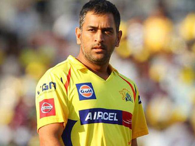 Watch Ms Dhoni Hits Three Consecutive Sixes In Tamil Nadu Premier League ছক্কা মারার লড়াই: দেখুন, পরপর তিনটি বল মাঠের বাইরে পাঠালেন ধোনি