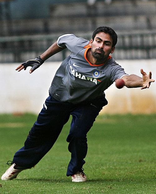 অপর এক প্রাক্তন ক্রিকেটার মহম্মদ কাইফও ভারতীয় সেনাবাহিনীর সমর্থনে এগিয়ে এসেছেন।