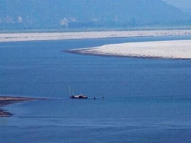 China mulls 1,000-km tunnel to divert Brahmaputra water from Tibet to Xinjiang ব্রহ্মপুত্রের জল শিনজিয়াংয়ে পাঠাতে ১ হাজার কিলোমিটার লম্বা সুড়ঙ্গের পরিকল্পনা চিনের