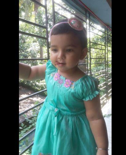 কলকাতা টেস্টে দুই ইনিংসে ৬ উইকেট দখল করেন শামি। সুখবর, ম্যাচ শেষ হওয়ার সঙ্গে সঙ্গে শামির মেয়ে সুস্থ হয়ে ওঠে এবং তাকে হাসপাতাল থেকে ছেড়ে দেওয়া হয়।