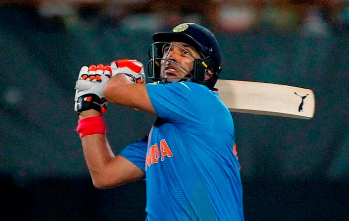 এরপর থেকেই ধোনির এই সিদ্ধান্ত নিয়ে আলোচনা, তর্ক-বিতর্ক চলছে