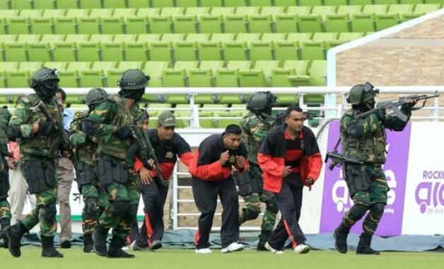 Bangladesh Hold War Game Ahead Of England Odis ক্রিকেট মাঠে যুদ্ধের মহড়া দিল বাংলাদেশ সেনা