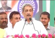 যাঁরা সার্জিক্যাল স্ট্রাইকের প্রমাণ চাইছেন, তাঁদের দেশের প্রতি আনুগত্য নিয়েই সংশয় আছে, বললেন পর্রীকর