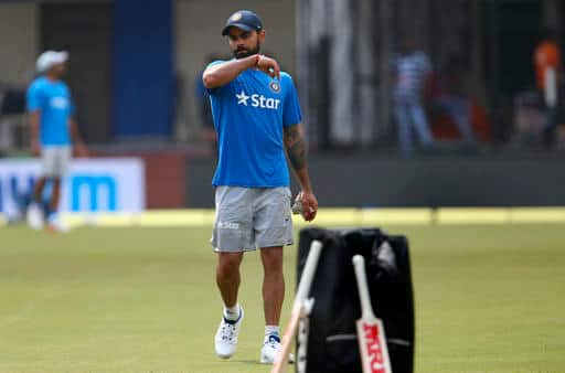 অধিনায়ক হিসেবে কোহলি এখনও পর্যন্ত ৫৩.২৪ গড়ে ১৩৩১ রান করেছেন, যা দেশের সব অধিনায়কদের মধ্যে সবচেয়ে বেশি।