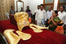 ৩.৭ কোটির সোনার মুকুট দিয়ে দেবী ভদ্রকালীর পুজো দিলেন তেলঙ্গানার মুখ্যমন্ত্রী