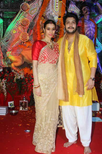 সঙ্গীতশিল্পী বাপ্পি লাহিড়ীর ছেলে বাপ্পা এবং তাঁর স্ত্রী