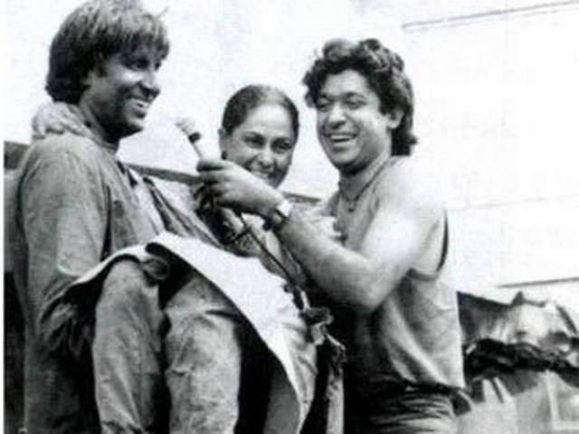 ‘সাত হিন্দুস্থানি’ ছবিতে বিগ বি-র অভিষেক। সেটাই তাঁর কেরিয়ারে একমাত্র সাদা কালো ছবি। 