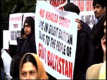 পাক সেনার অত্যাচার বন্ধের দাবিতে লন্ডনে পাক দূতাবাসের সামনে অধিকৃত কাশ্মীরের বাসিন্দাদের বিক্ষোভ