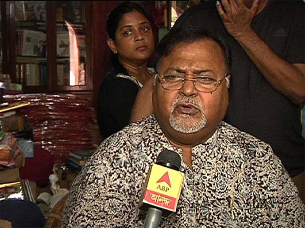 Land Transfer In Singur To Start Before Oct 21 Asserts Partha ২১ তারিখের আগেই শুরু হবে জমি হস্তান্তর, সিঙ্গুরে ঘোষণা পার্থর