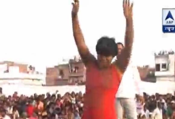 Watch 18 Year Old Lady Sultan Thrashes Male Wrestlers দেখুন, কুস্তির আখড়ায় পুরুষদের কুপোকাত করছেন এক তরুণী