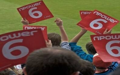 এই ইনিংসে ৩৪টি ছক্কা এবং ১৪টি বাউন্ডারি মেরেছে ময়ঙ্ক 