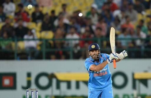 একদিনের ক্রিকেটে অধিনায়ক হিসেবে ১০৮-তম জয় পেলেন ধোনি