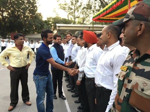 বোর্ড সভাপতি বলেছেন, টেরিটোরিয়াল আর্মির সদস্য হওয়া সম্মান ও গর্বের বিষয়। সৈনিক ভাইদের সঙ্গে সময় কাটিয়ে আসন্ন উৎসবের মরশুমের সূচনাটা ভালই হল