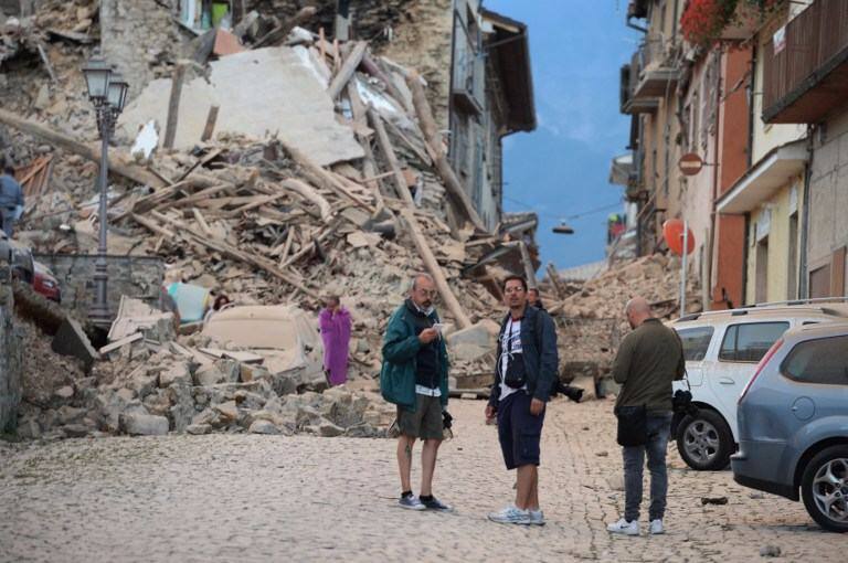 Strong Quake Hits Central Italy ইতালিতে জোরাল ভূমিকম্প, প্রাচীন সৌধগুলির ক্ষতির আশঙ্কা