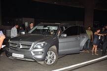 বিমানবন্দরে সপরিবার অক্ষয় কুমার