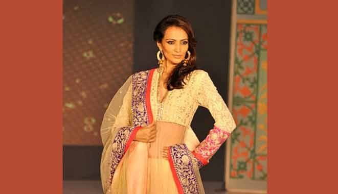 ‘১৬ ডিসেম্বর’ ছবি দিয়ে বলিউডে পা রেখেছিলেন দীপান্বিতা শর্মা। কিন্তু সে ভাবে আসর জমাতে পারেননি এই মডেল-অভিনেত্রী। 