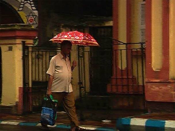 Bengal To Receive Rain During Diwali As Cyclone Kyant Turns To Deep Depression After Losing Strength দীপাবলির উৎসবের আকাশে বৃষ্টির ভ্রুকুটি