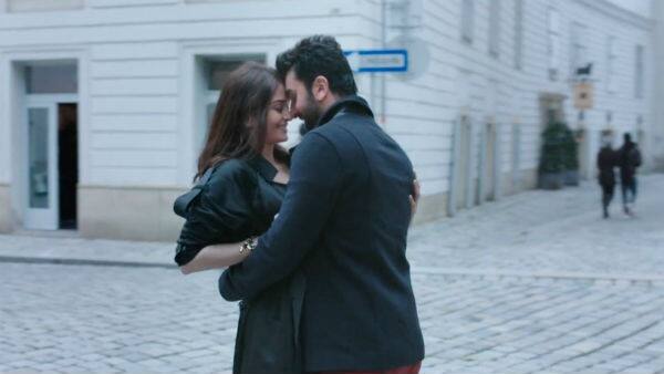 ঐশ্বর্যকে অসাধারণ অভিনেত্রী এবং পারিবারিক বন্ধু বলে উল্লেখ করেছেন রণবীর 