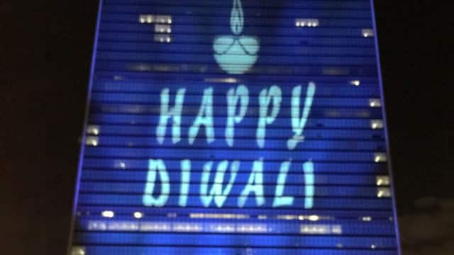 In A First Un Headquarters Lit Up For Diwali দীপাবলীতে আলোর মালায় সাজল রাষ্ট্রপুঞ্জ