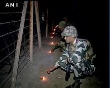 জম্মু কাশ্মীরে জওয়ানদের দীপাবলী পালন