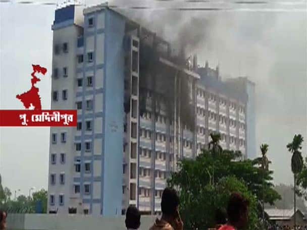 Fire At Egras Super Specialty Hospital এগরার সুপার স্পেশ্যালিটি হাসপাতালে আগুন-আতঙ্ক, কাঁচ ভেঙে উদ্ধার কর্মীদের