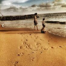 দেখুন! শ্রীলঙ্কার সমুদ্রতটে বাচ্চাদের সঙ্গে ছুটি কাটাচ্ছেন মান্যতা: তবে নেই সঞ্জয়