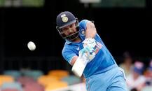 লন্ডন যাচ্ছেন, অস্ত্রোপচার হলে অস্ট্রেলিয়ার বিরুদ্ধেও খেলবেন না রোহিত