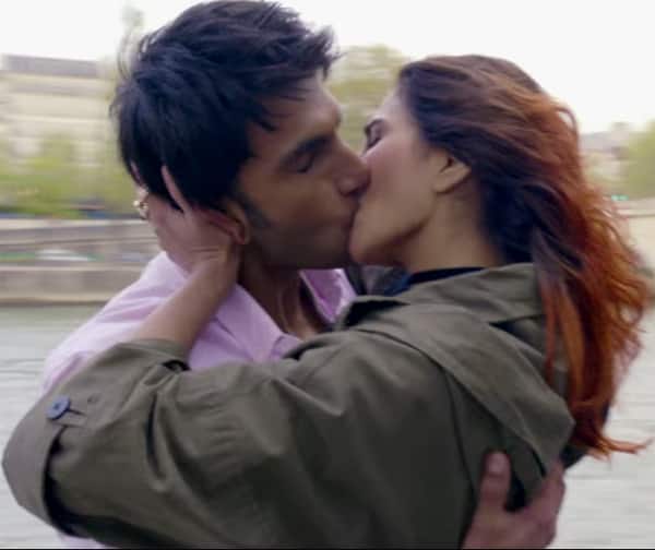  সেই ছবির একটি গান উড়ে দিল বেফিকরে রিলিজ হল সম্প্রতি। 