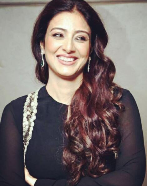 ভারতীয় সেলিব্রিটিদের মধ্যে এই তালিকায় রয়েছেন অভিনেত্রী তব্বু, তাপসী পন্নু, অনুষ্কা শর্মা আর সোনাক্ষী সিনহা। এমনকী আছেন শাহরুখ খানও। ফ্যানদের কাছে এঁরা কিন্তু রীতিমতো বিপজ্জনক। কারণ ইন্টারনেটে সার্চ দিয়ে এদের খুঁজতে গিয়ে আপনি পড়তে পারেন প্রতারকদের খপ্পরে।তাই ‘ডেঞ্জারাস’।