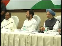 এআইসিসি-র বৈঠকে নেই অসুস্থ সনিয়া, অন্ধকার সময় চলছে, তোপ রাহুলের