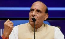 প্রোটোকল ভেঙে জঙ্গি হানায় পঙ্গু বিএসএফ জওয়ানকে জড়িয়ে ধরলেন রাজনাথ