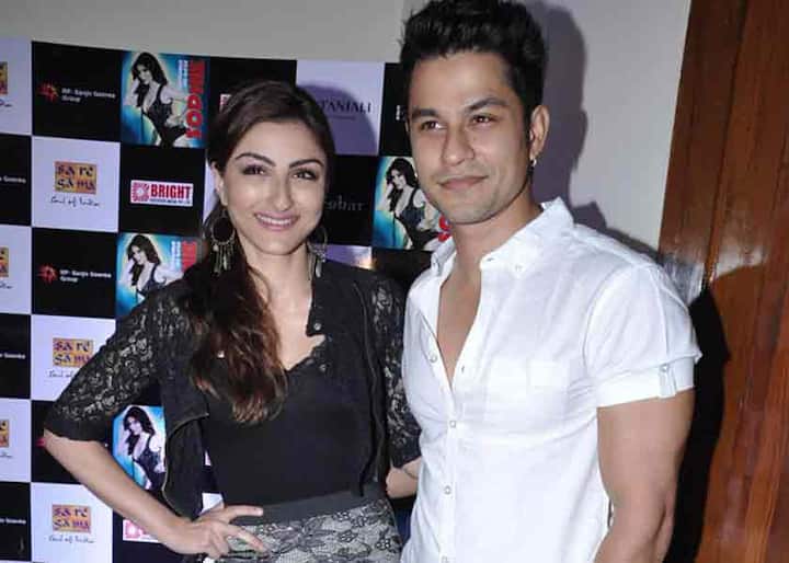 কুণাল খেমু বলেছেন, এই ধরনের মাস্টারস্ট্রোকেই ইতিহাস তৈরি হয়। নরেন্দ্র মোদীর এই পদক্ষেপ দুর্নীতিমুক্ত ভারত গড়ার পথে সঠিক কাজ বলে প্রমাণিত হবে