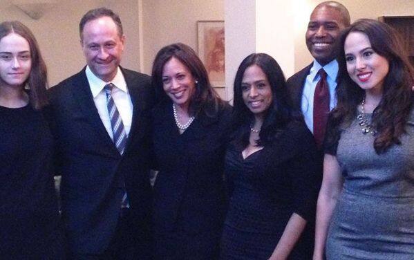 পরিবার ও বন্ধুদের সঙ্গে সময় কাটাতে ভালবাসেন কমলা। নম্র স্বভাবের এই সেনেটর মাটিতে পা রেখে চলাই পছন্দ করেন। 