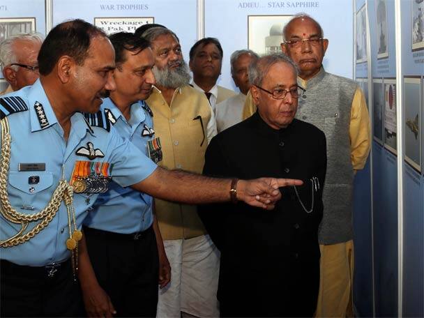 রাষ্ট্রপতি হলেন দেশের সামরিক বাহিনীর সুপ্রিম কম্যান্ডার। ছবি সৌজন্য: প্রতিরক্ষামন্ত্রক