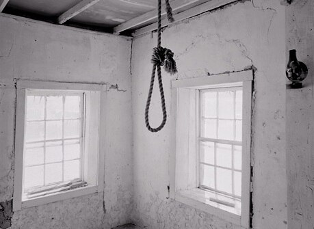 Man Takes Selfie With Noose Around Neck Then Hangs Himself আত্মহত্যার আগে গলায় ফাঁস লাগিয়ে সেলফি যুবকের‍!