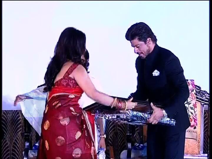 গতবার বলেছিলেন, পরের বার বাংলায় বলবেন। এবার কথা রেখেছেন শাহরুখ খান। 