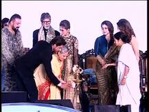 ছবিতে দেখুন: কলকাতা চলচ্চিত্র উৎসবের রঙিন উদ্বোধন, হাজির মহাতারকারা