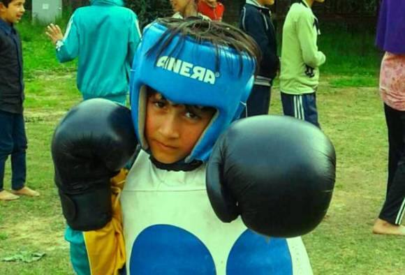 Kashmiri Kickboxing Champions Academy Gets Rs 10 Lakh Aid ১০ লক্ষ টাকা অনুদান পেল কাশ্মীরের খুদে কিক-বক্সিং চ্যাম্পিয়নের অ্যাকাডেমি