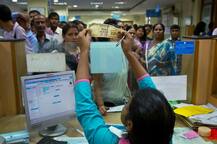 নোটবাতিল: রাষ্ট্রায়ত্ত্ব ব্যাঙ্কের ২৭ আধিকারিক সাসপেন্ড