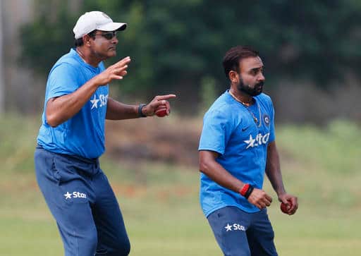 এই মাঠেই নিউজিল্যান্ডের বিরুদ্ধে পঞ্চম একদিনের ম্যাচে অসাধারণ পারফরম্যান্স দেখিয়েছিলেন লেগ স্পিনার অমিত মিশ্র। তাঁকে কোহলি কীভাবে ব্যবহার করেন, সে বিষয়ে সবারই কৌতূহল রয়েছে