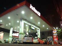 নির্বাচিত পেট্রোল পাম্পে কার্ড সোয়াইপ করলে আজ থেকে মিলবে ২০০০ টাকা