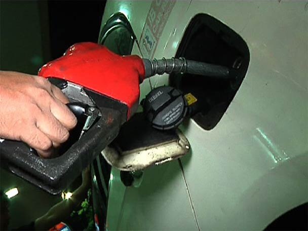 Government Steps In Petrol Pumps Will Continue To Accept Cards তড়িঘড়ি হস্তক্ষেপ সরকারের, আপাতত কার্ড নেওয়া বহাল রাখবে পেট্রোল পাম্প