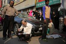 দেখুন: নোট বাতিলের জেরে কেমনভাবে লাইনে দাঁড়িয়েছে গোটা দেশ