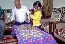 নোটের আকাল, ১০ টাকার কয়েনে ২০০০০ টাকা দিল ব্যাঙ্ক