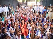 পরিচ্ছন্নতার পাঠ দিতে মুম্বইয়ের স্কুল সচিন, সঙ্গী ক্রিস মার্টিন